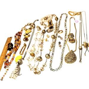 *8* 1LB 2OZ  Beads Lariats  Necklaces, Bracelets,  Earrings Jewelry Lot